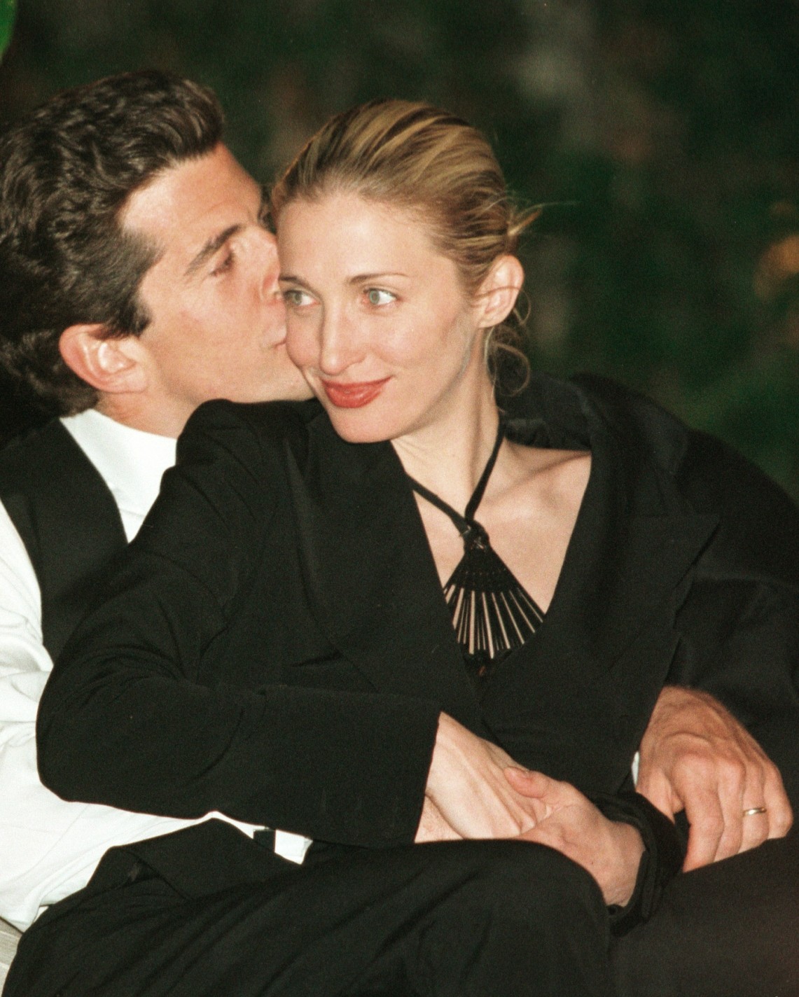 Carolyn Bessette - Kennedy: Η βασίλισσα των 90s με το απαράμιλλο στιλ