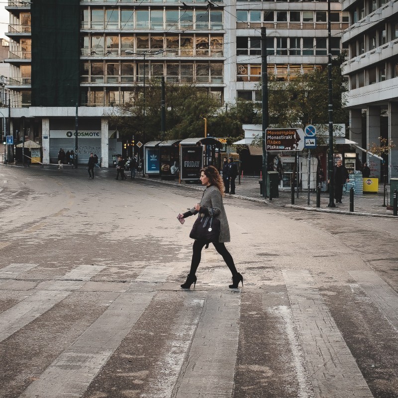 Τα στοιχεία που «κοκκίνισαν» την Αττική – Σήμερα οι αποφάσεις για τα νέα μέτρα