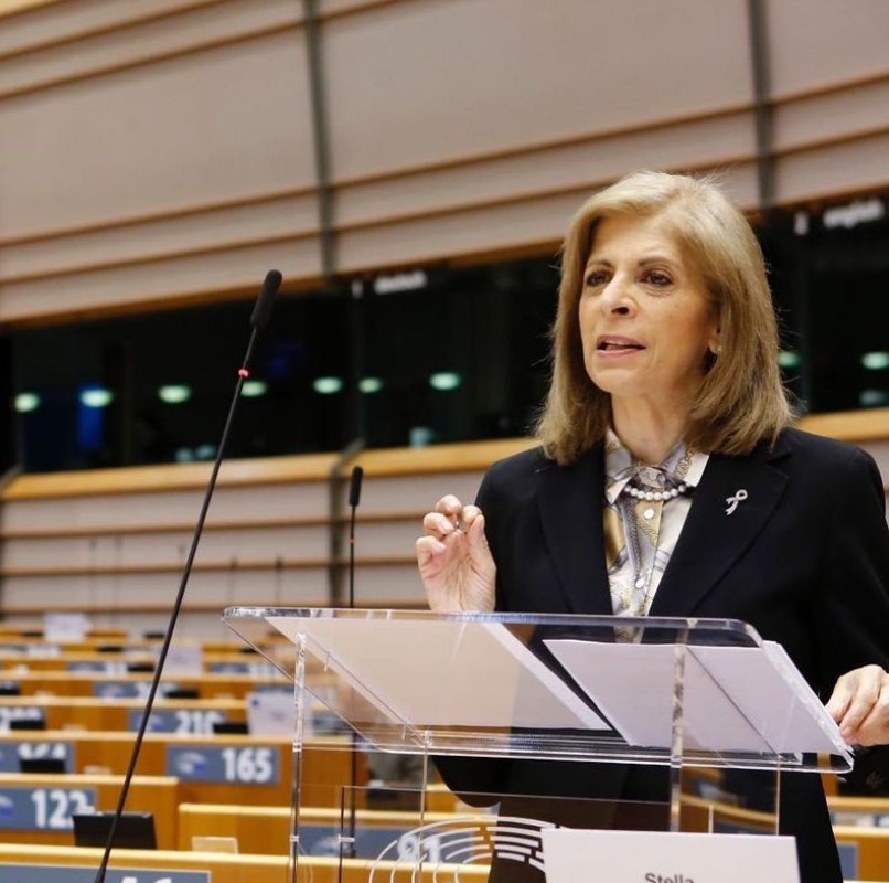 Στέλλα Κυριακίδου: Η ΕΕ θα επιταχύνει εγκρίσεις εμβολίων προσαρμοσμένων στις νέες μεταλλάξεις