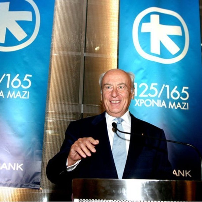Γιάννης Κωστόπουλος: Ένας γοητευτικός και αντισυμβατικός τραπεζίτης