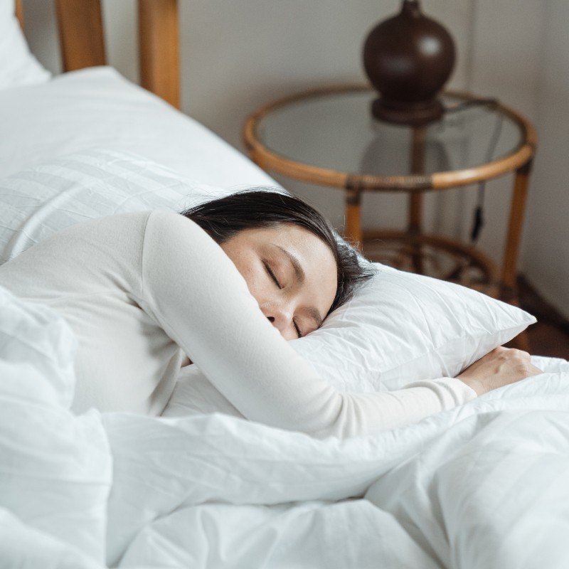 Ποια είναι η σχέση του κορονοϊού με τον ύπνο;