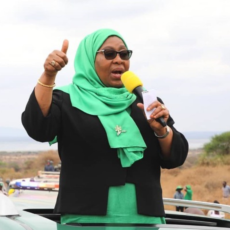 Σαμία Σουλούχου Χασάν: Η πρώτη γυναίκα Πρόεδρος της Τανζανίας καλείται να διαχειριστεί το χάος της πανδημίας