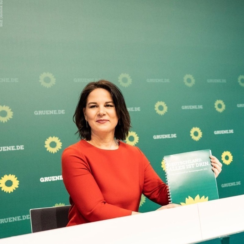 Ανναλένα Μπέρμποκ: Η πρώτη υποψήφια Καγκελάριος των Πρασίνων στη Γερμανία