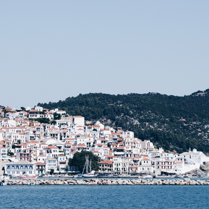 Σήμερα οι ανακοινώσεις για απελευθέρωση μετακινήσεων και sms – Πώς θα ταξιδεύουμε στα νησιά