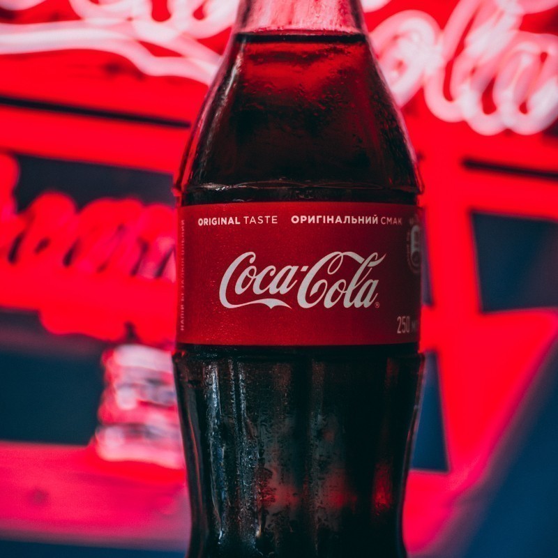 Γιατί η Coca Cola μπήκε στο στόχαστρο της Κομισιόν